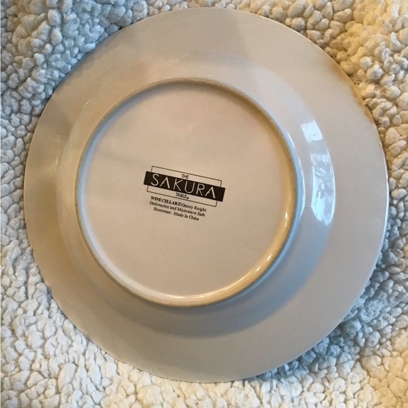 Rare Collectable Wine Themed 8 1/2 inch round h.ina plate - Picture 2 of 2